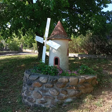 Le Moulin